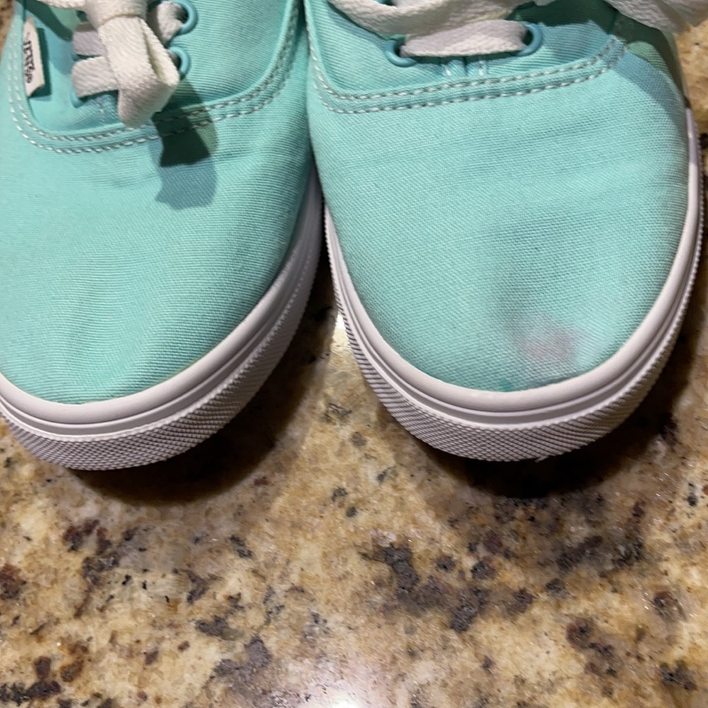 Vans - Picture 3 of 9